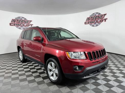 Used 2017 Jeep Compass Latitude AWD/4WD image 9