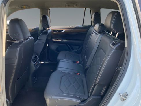 Used 2024 Volkswagen Atlas SE FWD image 13