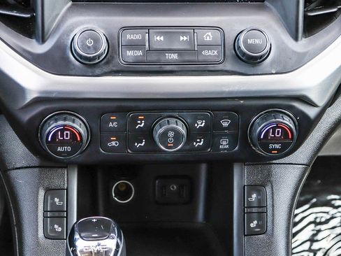 Used 2018 GMC Acadia SLE w/ Driver Alert Package I AWD/4WD image 16