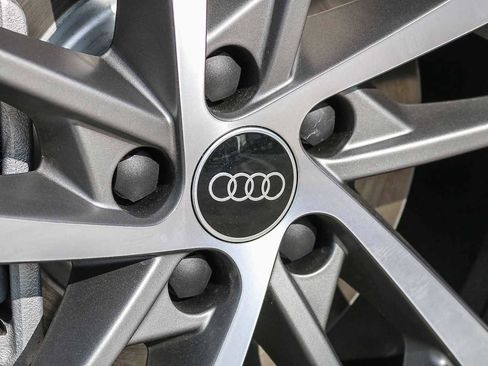 Used 2025 Audi Q3 2.0T Premium w/ Convenience Plus Package AWD/4WD image 15