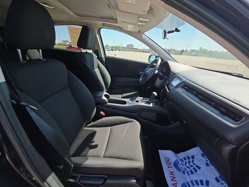 Used 2018 Honda HR-V EX image 31