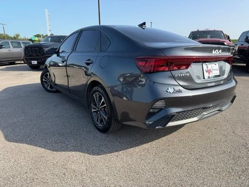 Used 2023 Kia Forte LXS w/ LXS Technology Package FWD image 9