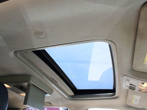 Used 2014 Cadillac Escalade Premium RWD image 39