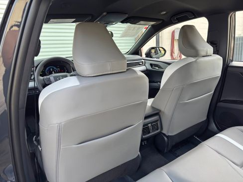 Used 2026 Toyota Camry SE FWD image 31