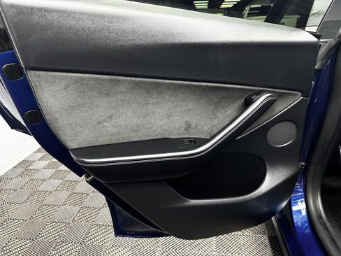 Used 2022 Tesla Model Y Long Range image 43