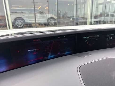 Used 2024 Lincoln Nautilus Reserve w/ Equipment Group 202A image 10