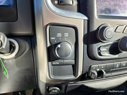 Used 2018 RAM 2500 SLT image 35