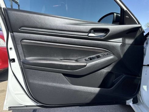 Used 2020 Nissan Altima 2.5 SR w/ Premium Package AWD/4WD image 15