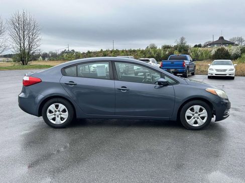 Used 2016 Kia Forte LX image 2