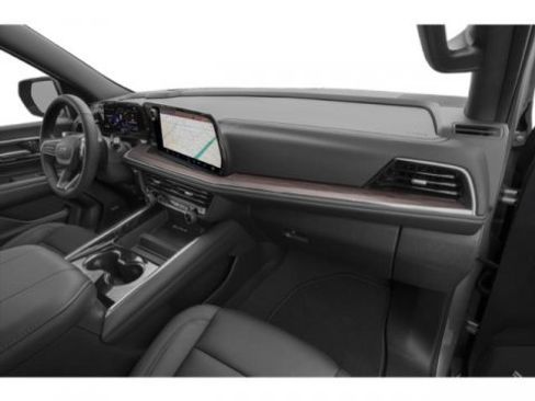 Used 2025 Chevrolet Suburban Z71 AWD/4WD image 17