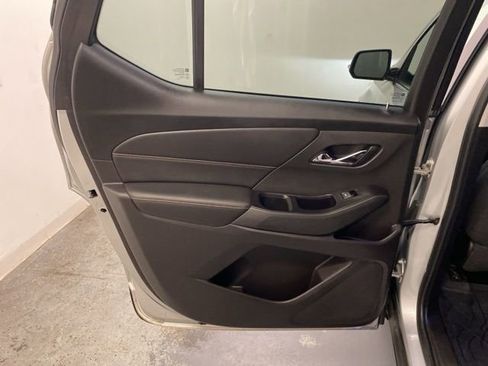 Used 2018 Chevrolet Traverse LT w/ LPO, Floor Liner Package AWD/4WD image 23