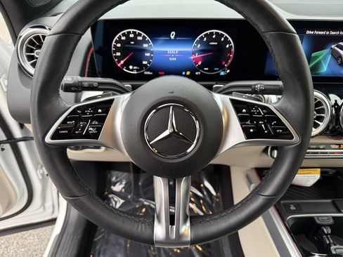 Certified 2025 Mercedes-Benz GLB 250 4MATIC image 26