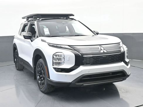 New 2026 Mitsubishi Outlander Trail Edition AWD/4WD image 9