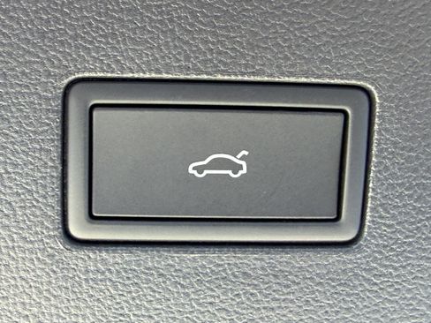 New 2026 Volkswagen Atlas SE image 10