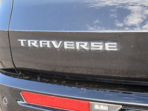 Used 2025 Chevrolet Traverse High Country image 8