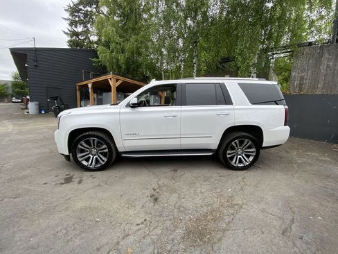 Used 2017 GMC Yukon Denali w/ Open Road Package AWD/4WD image 3