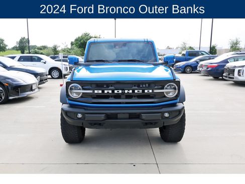 Used 2024 Ford Bronco Outer Banks w/ Sasquatch Package AWD/4WD image 2