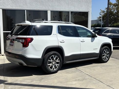 Certified 2022 GMC Acadia SLE w/ Driver Convenience Package image 3