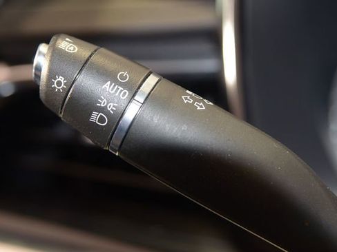 Used 2023 Cadillac XT6 Sport w/ Technology Package image 29