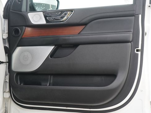 Used 2020 Lincoln Navigator L Reserve w/ Luxury Package image 11