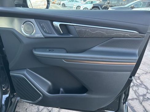 Used 2025 Buick Enclave Avenir w/ Super Cruise Package image 28