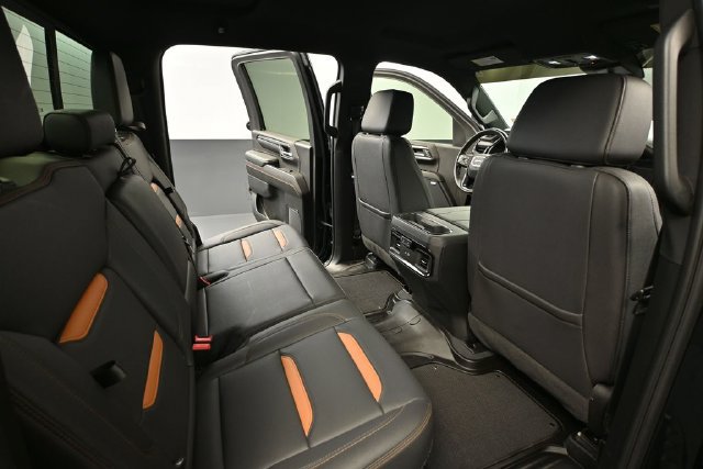 Used 2024 GMC Sierra 2500 AT4 w/ Technology Package AWD/4WD image 37