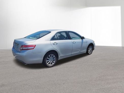 Used 2011 Toyota Camry XLE w/ XLE Extra-Value Pkg #2 FWD image 10