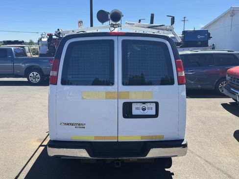 Used 2014 Chevrolet Express 2500 RWD image 9