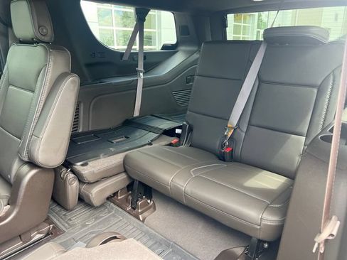 Used 2023 GMC Yukon XL Denali w/ Denali Reserve Package AWD/4WD image 19