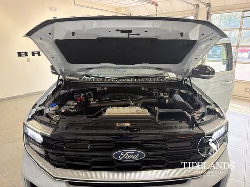 Certified 2025 Ford Expedition Platinum AWD/4WD image 28