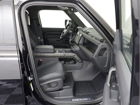 New 2026 Land Rover Defender 110 OCTA AWD/4WD image 25