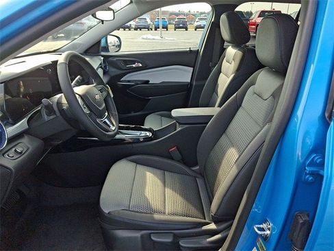 New 2026 Chevrolet Trax LT w/ Driver Confidence Package image 10