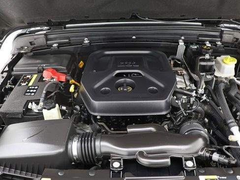 Used 2023 Jeep Wrangler Unlimited w/ Cold Weather Group image 27