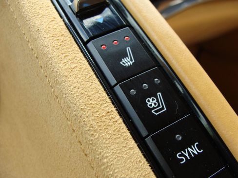 Used 2020 Chevrolet Corvette Stingray Premium Conv w/ 3LT Preferred Equipment Group RWD image 20