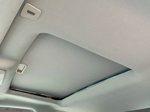 Used 2017 RAM 1500 Laramie w/ Convenience Group image 25