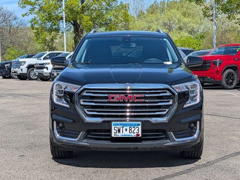 Used 2024 GMC Terrain SLT w/ Infotainment Package II AWD/4WD image 2