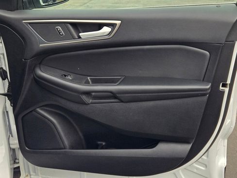 Used 2024 Ford Edge SEL image 5
