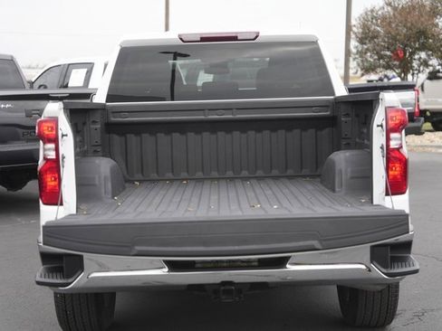 Used 2024 Chevrolet Silverado 1500 LT image 30