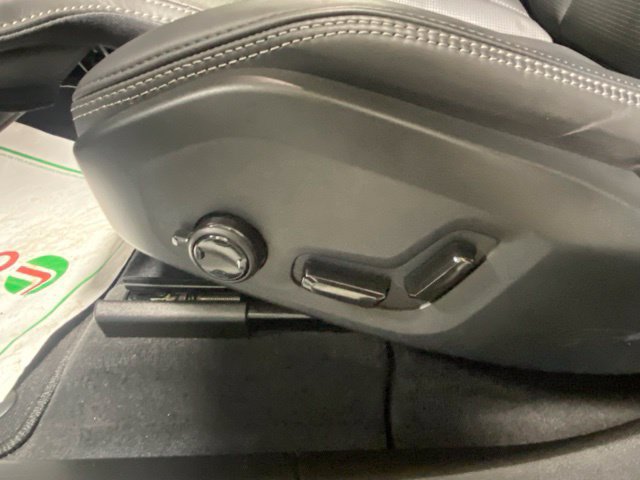 Used 2026 Volvo XC60 B5 Ultra AWD/4WD image 12