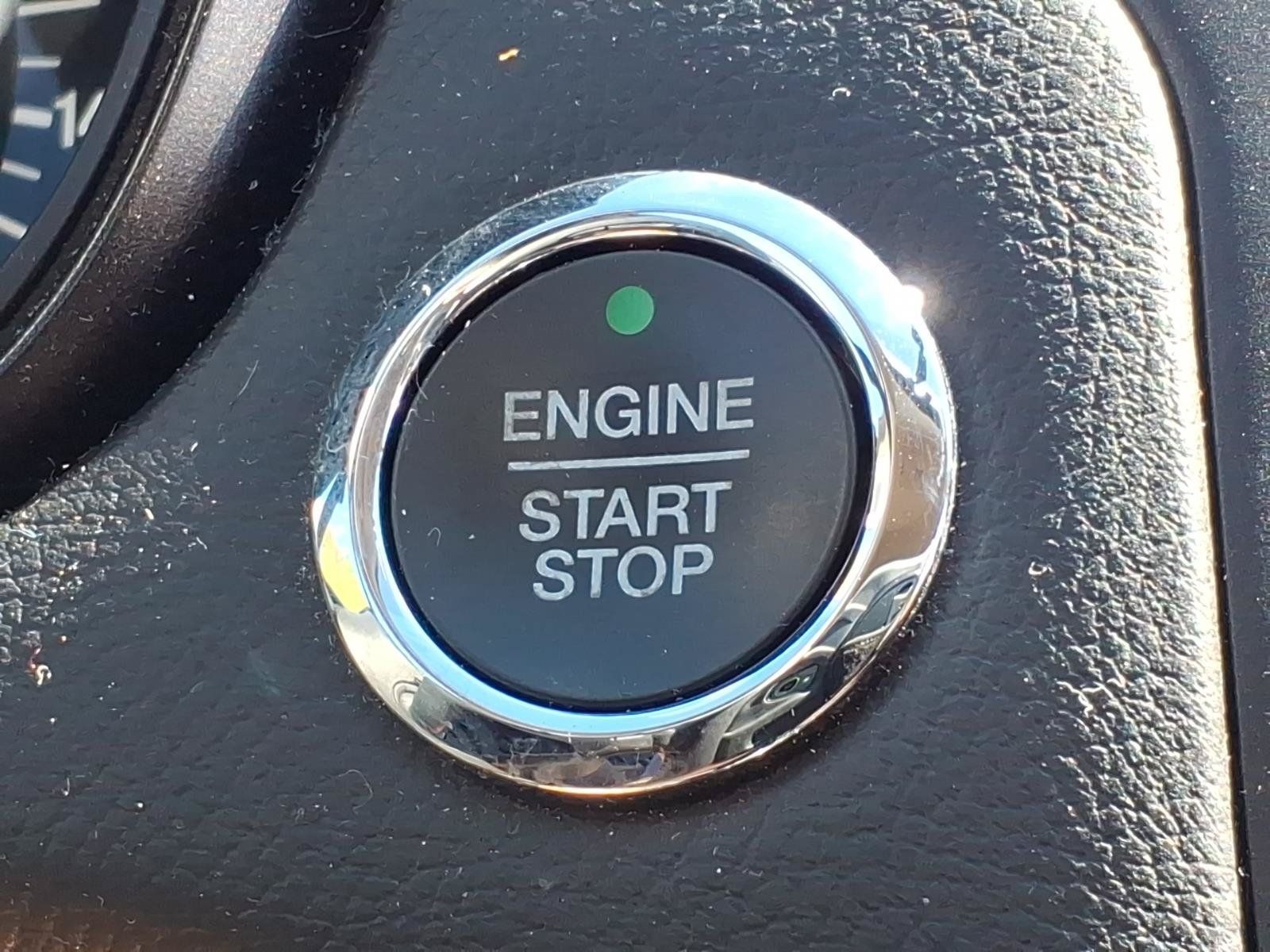 Used 2018 Ford Fusion SE w/ Equipment Group 201A FWD image 16