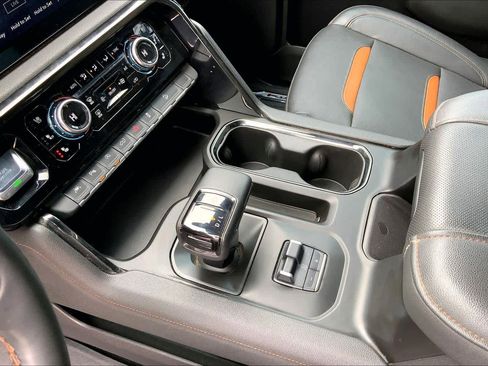 Used 2024 GMC Sierra 1500 AT4 w/ Technology Package image 16