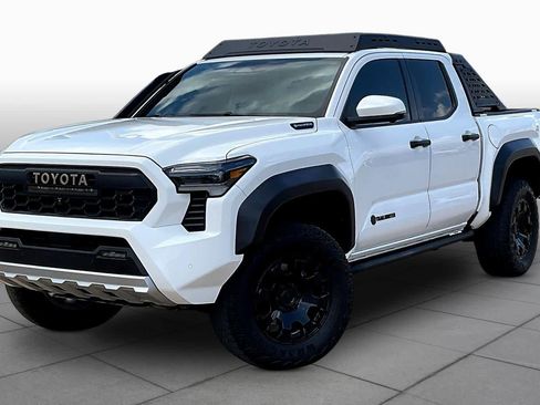 Used 2024 Toyota Tacoma 4x4 Double Cab Hybrid image 3