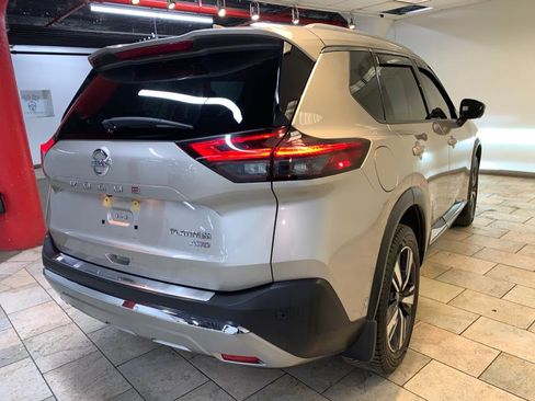 Used 2021 Nissan Rogue Platinum image 7