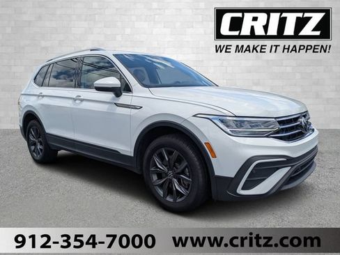 Used 2022 Volkswagen Tiguan SE AWD/4WD image 1