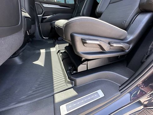 Used 2025 Cadillac Escalade Sport RWD image 29