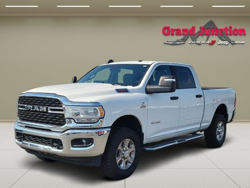 Used 2024 RAM 2500 Big Horn AWD/4WD image 3