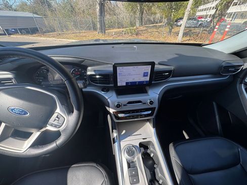 Used 2024 Ford Explorer XLT w/ Equipment Group 202A image 34