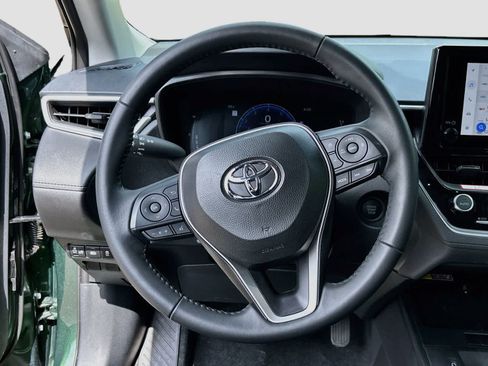 Used 2026 Toyota Corolla Cross LE FWD image 11
