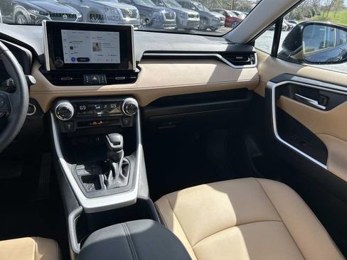 Used 2025 Toyota RAV4 XLE Premium image 18