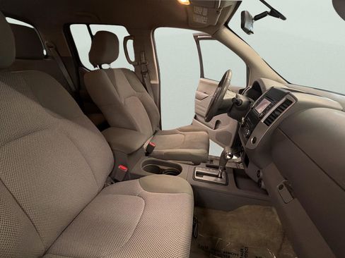 Used 2018 Nissan Frontier SV AWD/4WD image 17